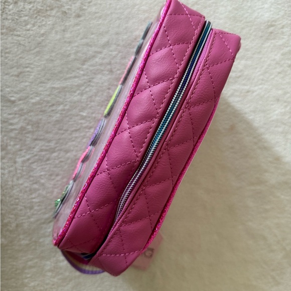 NWT OMG brand Kids Vacay Clear Accessories Pouch (raspberry color) - Picture 5 of 7